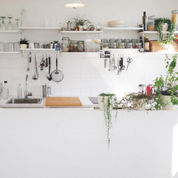 Küche, Foto von Beazy auf Unsplash