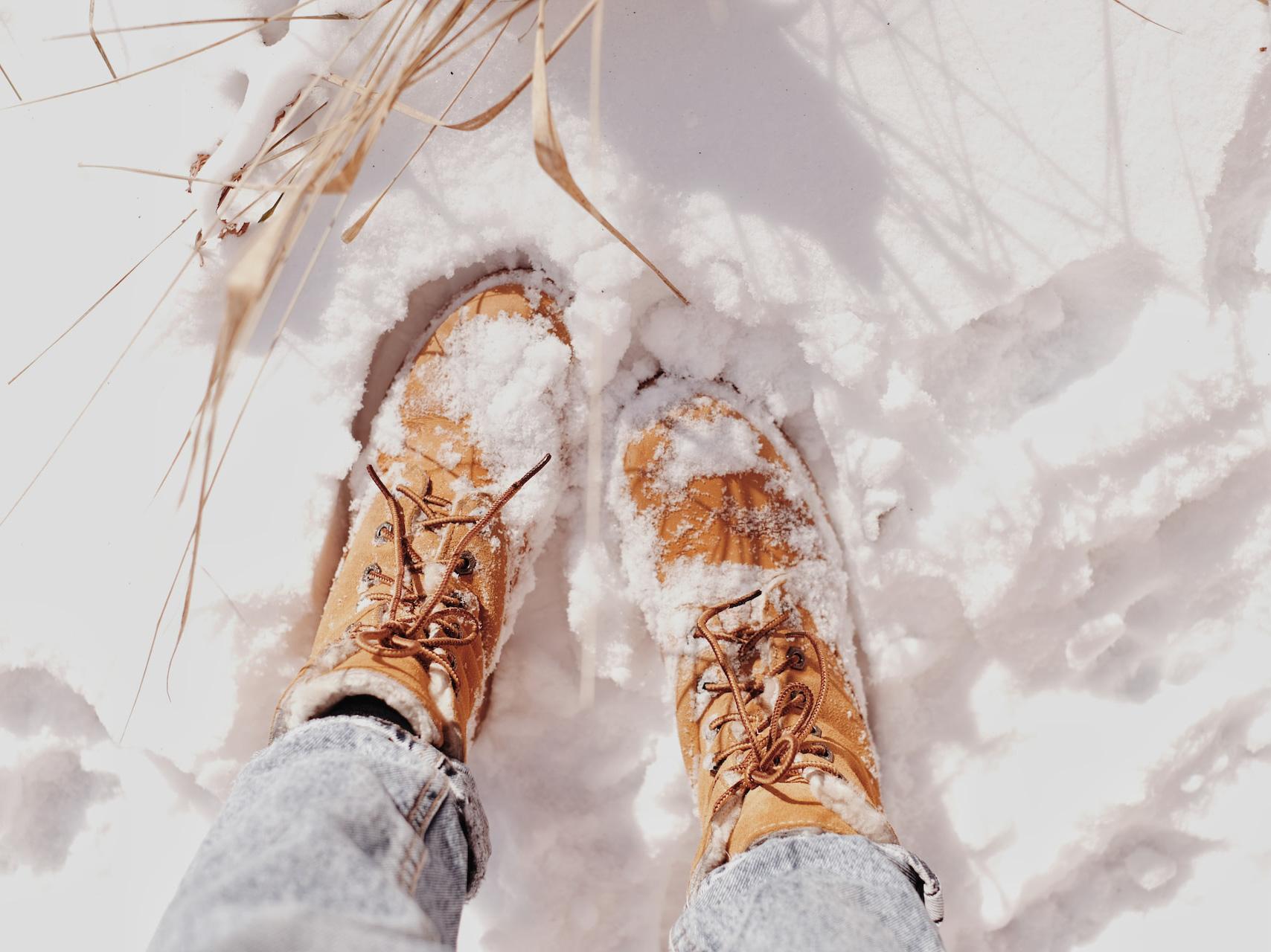 Winterschuhe, Foto von Valeriia Miller auf Unsplash